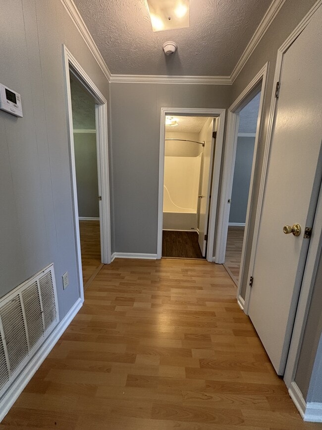 Photo - 102 N Bond Ave