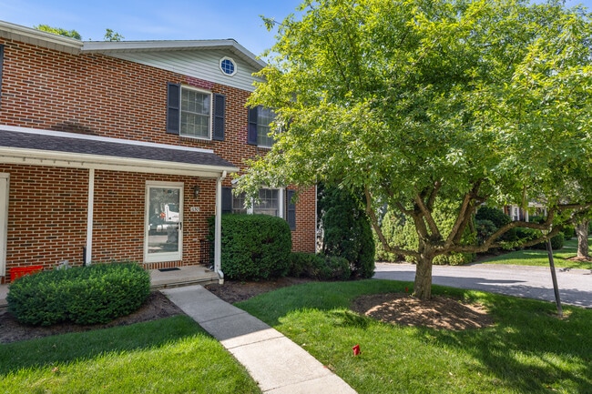 Building Photo - 630 Galen Dr
