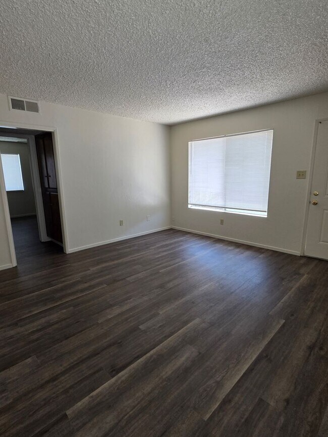 Photo - 2500 Ashe Rd Unit B