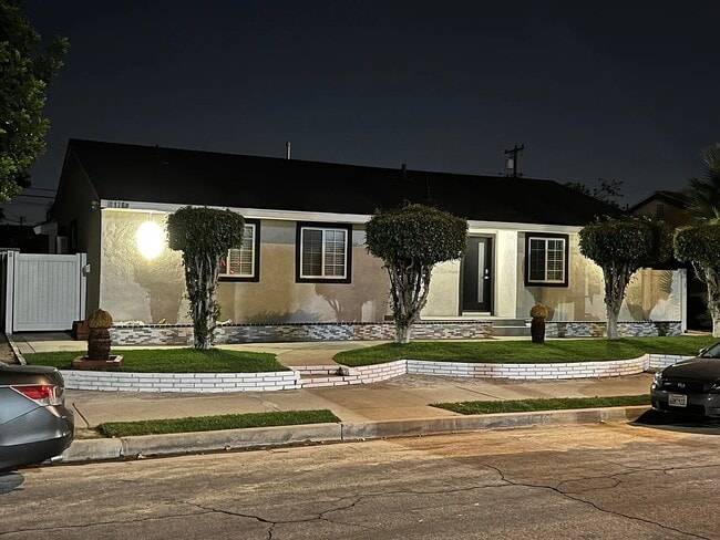 Building Photo - 8176 Dale St