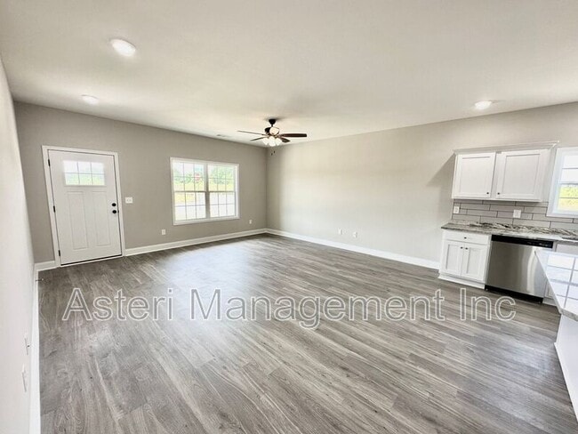 Photo - 235 Beau Claire Cir