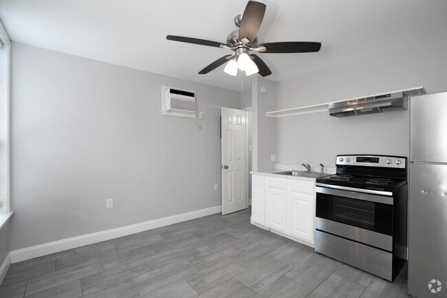 1BR, 1BA - 250SF - Dining Room