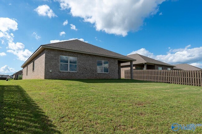 Photo - 106 Elaina Grey Ct