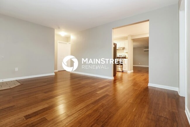 3 Bedroom Pet-Friendly Home in Tarpon Springs, FL with Main Street Renewal