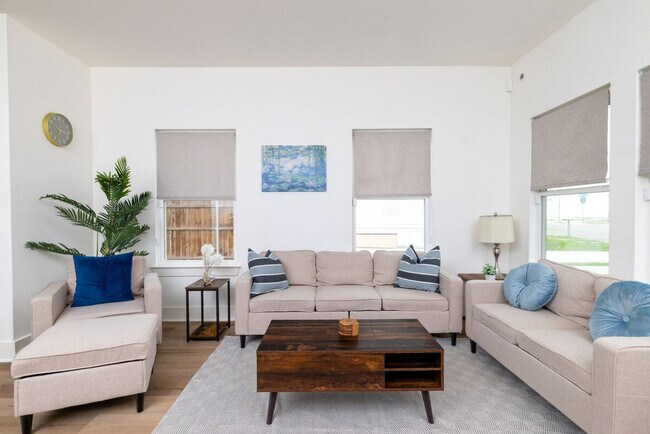 Photo - 928 E Leuda St Unit SI ID1575056P