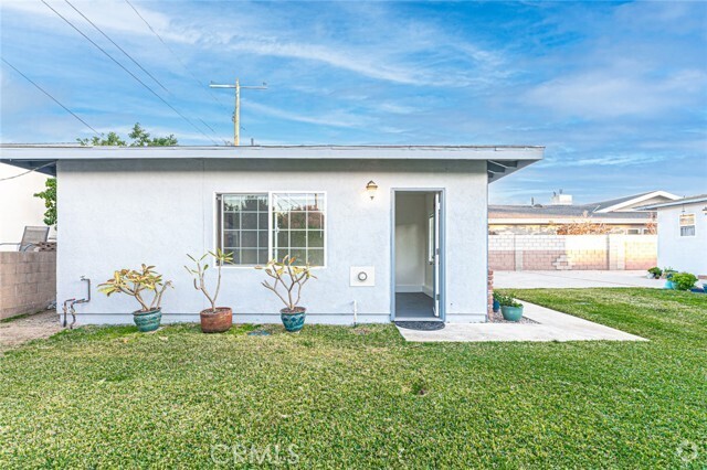 Building Photo - 362 Costa Mesa St Rental