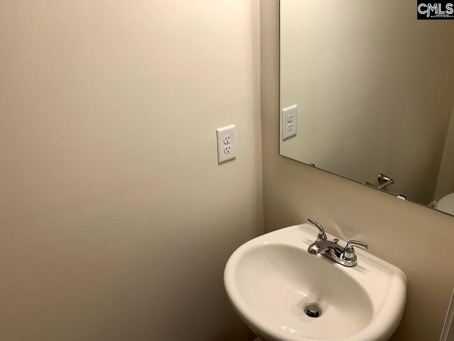 Photo - 553 Hatteras Dr