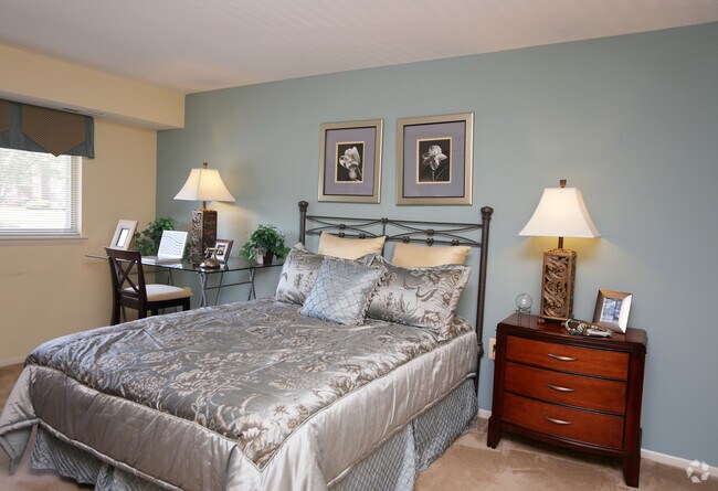 2 Bedroom 947 SF - Master Bedroom