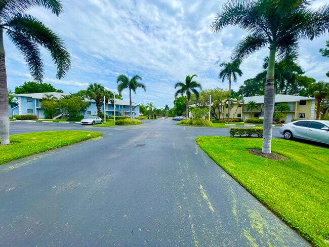 Building Photo - 28181 Pine Haven Way