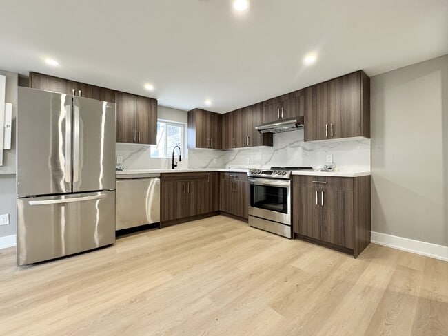 Photo - 53 Martin Rd Unit 4 (Rear)