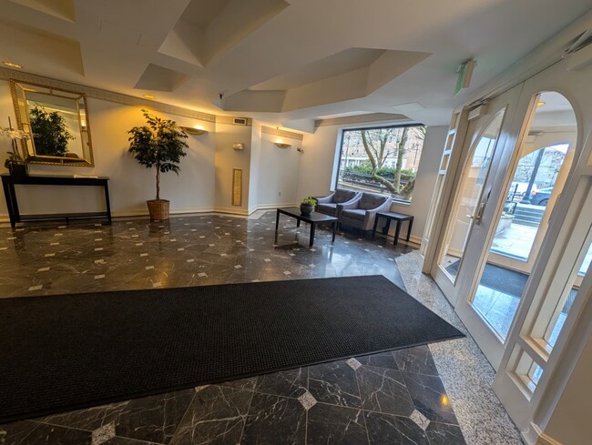 Photo - 1933 Commonwealth Ave Unit 4