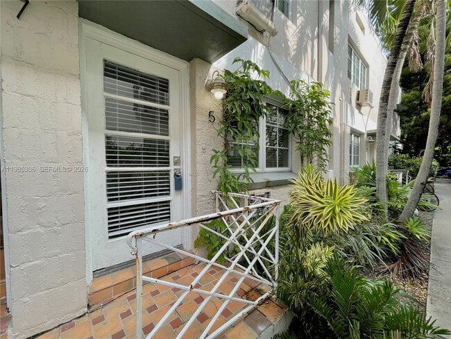 Photo - 720 Meridian Ave Unit 5