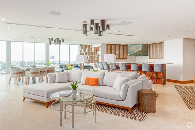 Vista Lounge