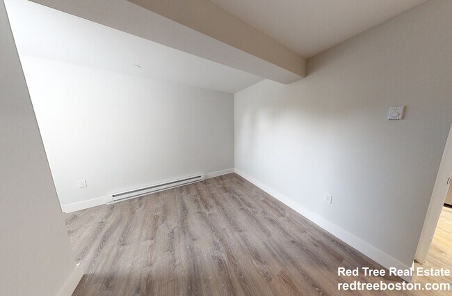 81 Park Dr Unit B