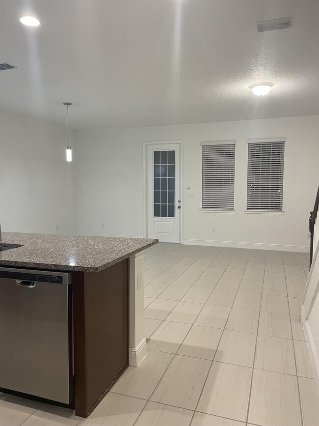 6359 Hamlin Reserve Blvd Townhome For Rent in Winter Garden, FL