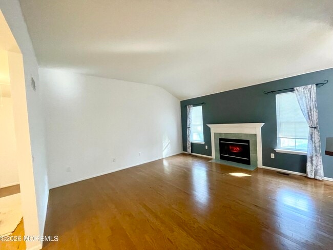 Photo - 220 Middie Ln
