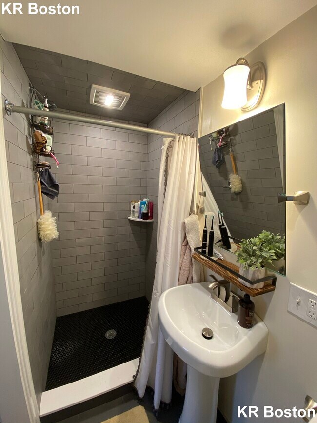 Photo - 14 Fairbanks St Unidad 1