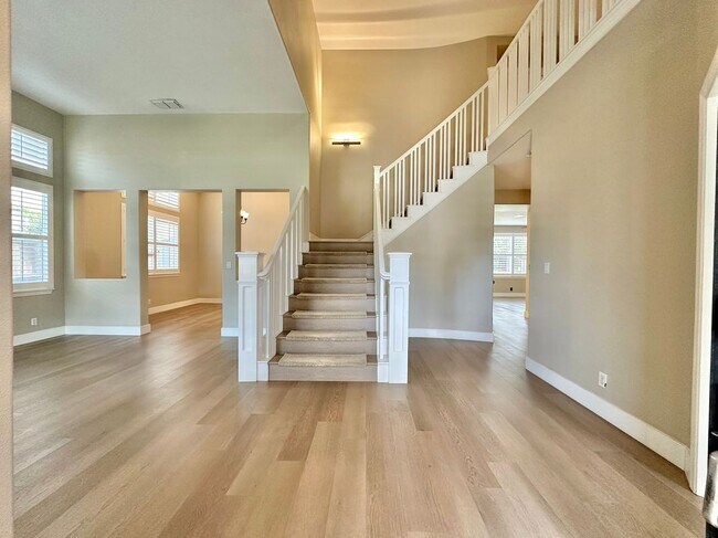 694 Andrew Ct