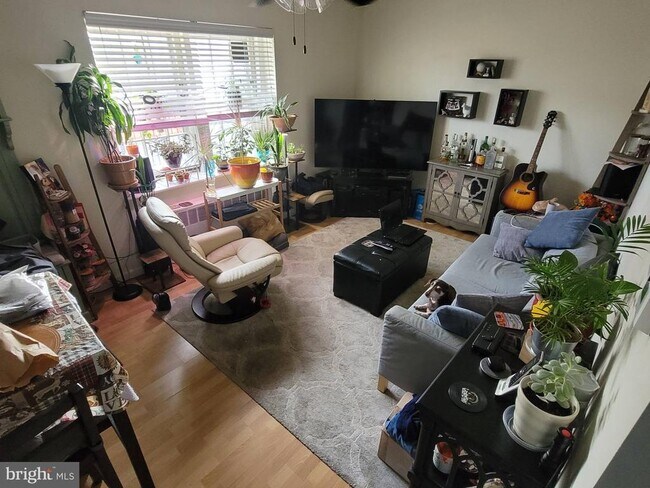 Photo - 633 Beulah Pl Unit B