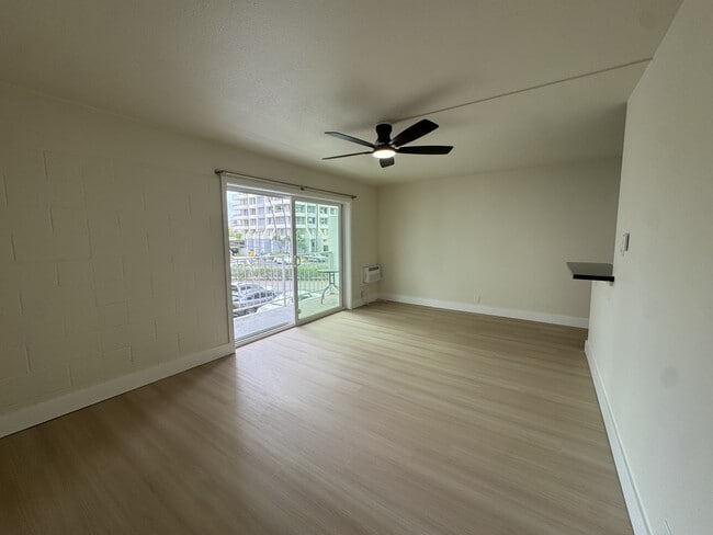 Photo - 2873 S King St
