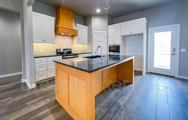 Photo - 917 Apple Blossom Way