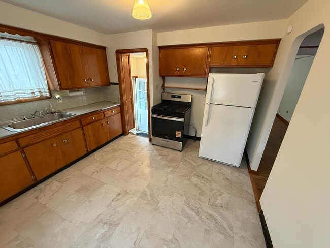 Photo - 4820 Green Rd