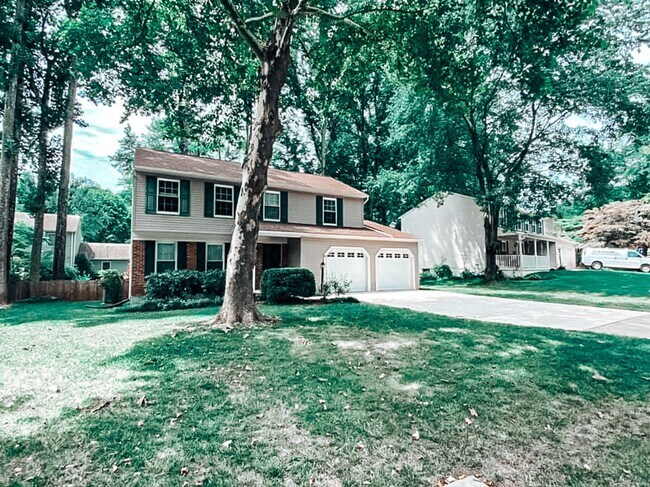 Photo - Fantastic 4 Bedroom 3.5 Bathroom Colonial ...
