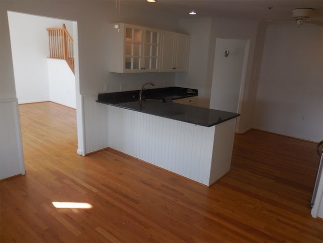 Photo - 207B Seneca Way
