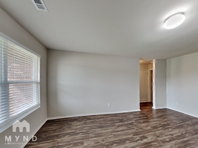Photo - 307 Westwood Dr