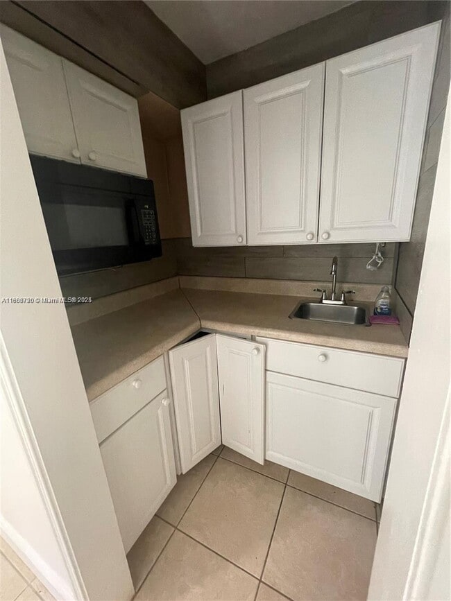 Photo - 633 Mokena Dr Unit 1