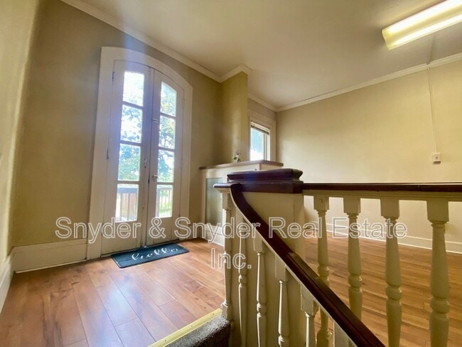 Photo - 777 W Market St