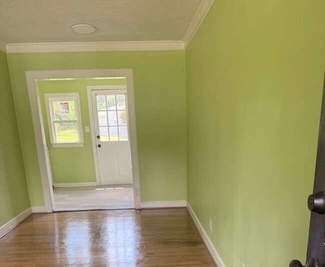 1400 Roslyn Dr Unit 13B