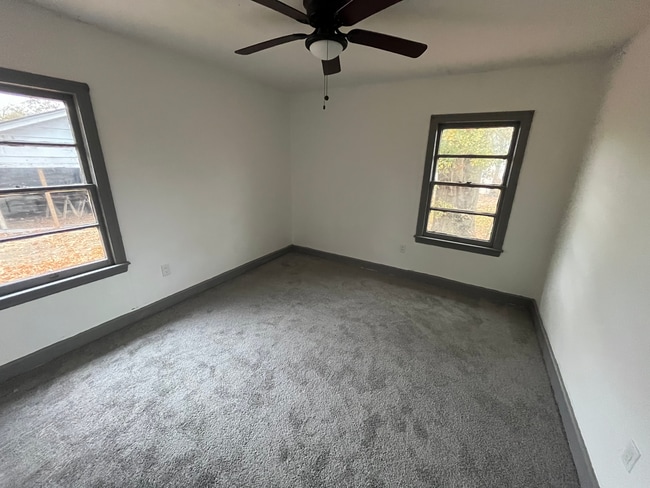 Photo - 754 Raymond Rd Unit B