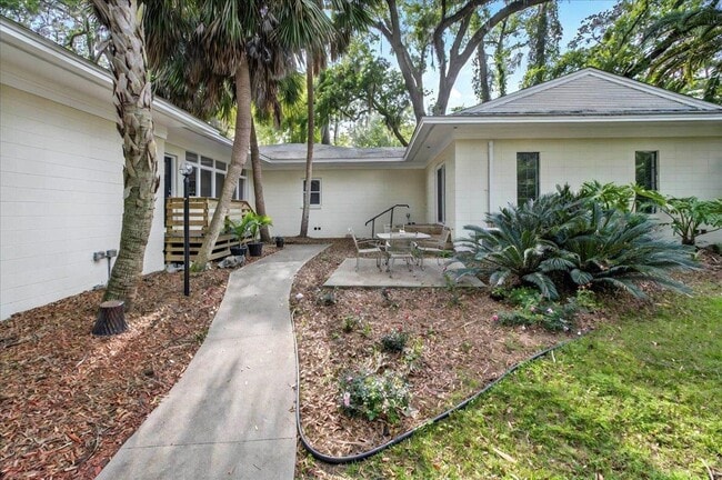 Building Photo - 1205 Gardenia Dr Rental