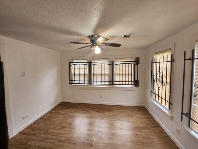 Building Photo - 3206 Anita St