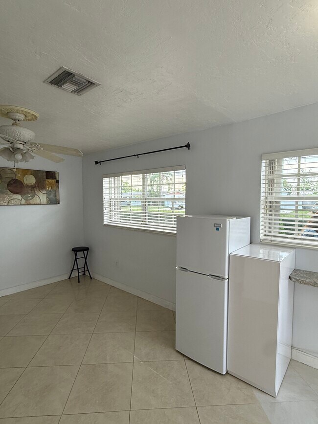 Photo - 10340 SW 43rd St Unit 1