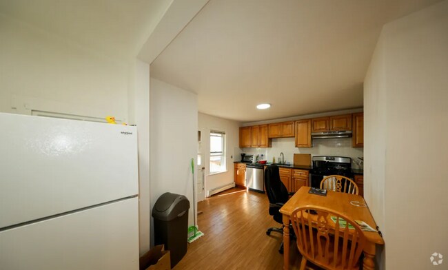 Building Photo - 17 Princeton St Unit 3 Rental
