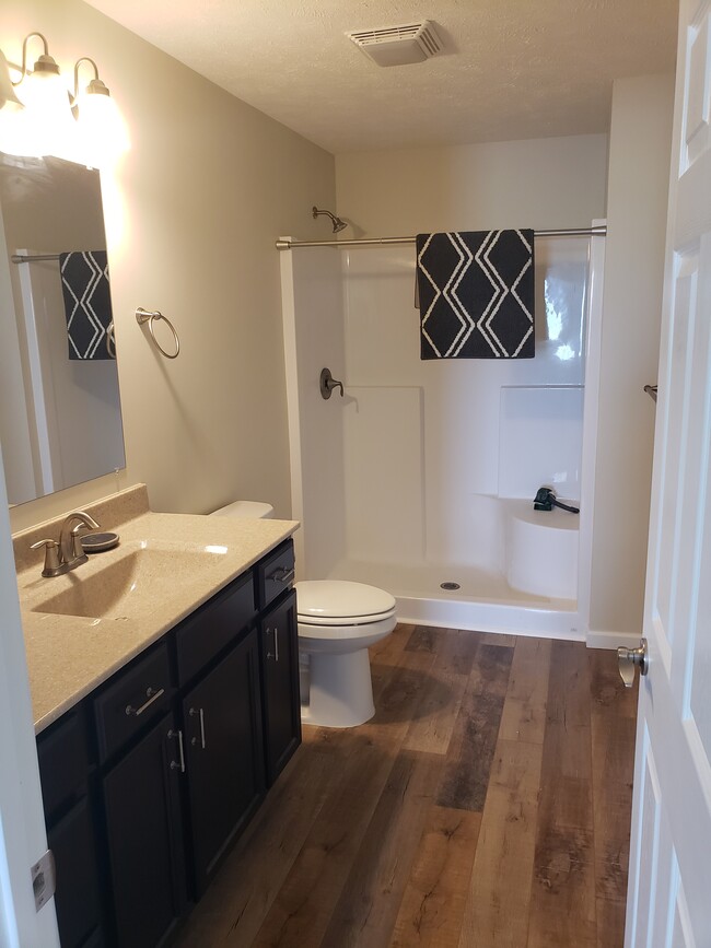 Photo - 811 G Avenue Pl