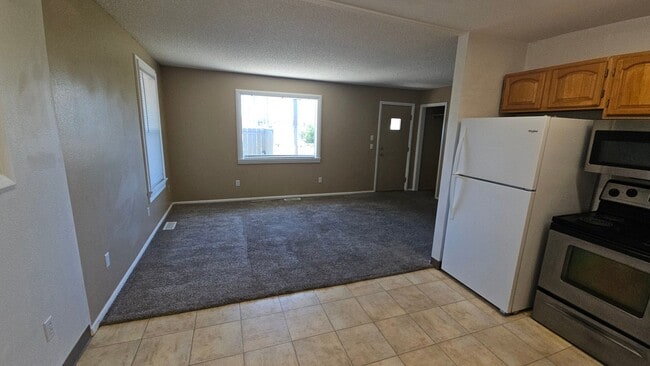 Photo - 128 Rhea Ln