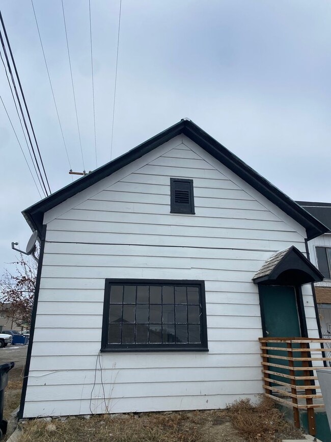 Charming cozy two bedroom house in Anaconda Rental For Rent in Anaconda, MT