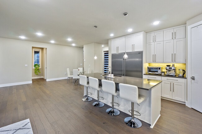 Photo - 2821 Garden Ave N