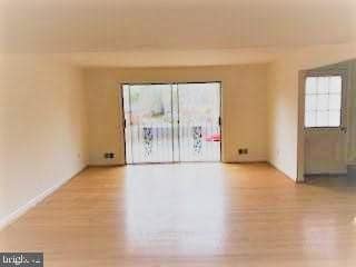 Photo - 934 S George Mason Dr