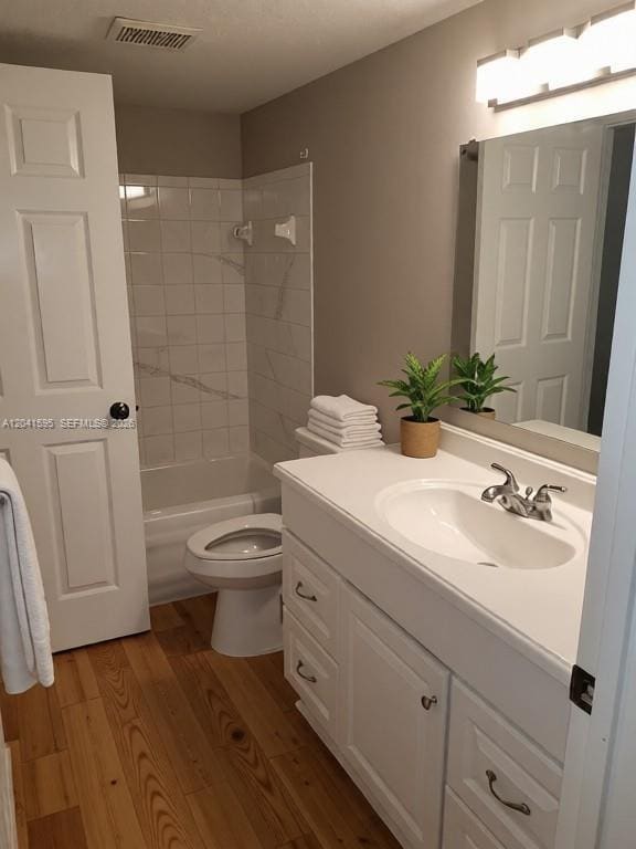 Photo - 738 Crest Pines Dr Unit 0