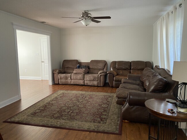 Photo - 311 Brady St