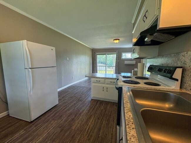 Photo - Tour Today! Studio Apartment in East Tyler...