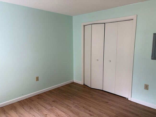 Photo - 904 White Cedar Blvd