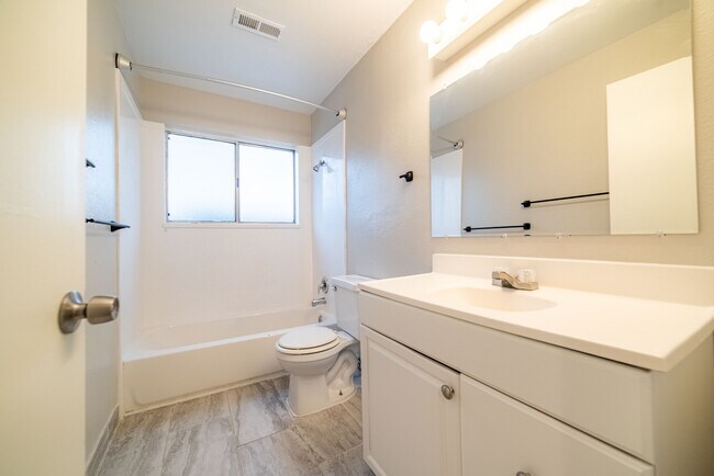 Photo - 269 Montgomery St W Unit 3