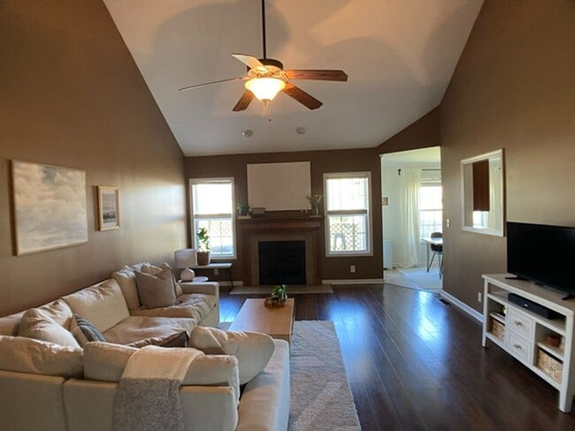 Photo - $1800 3 Bedrooms 2.5 Bath Brick Home with a bonus room!