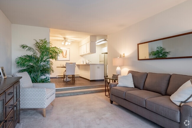 1BR, 1BA - 700SF- Living Room