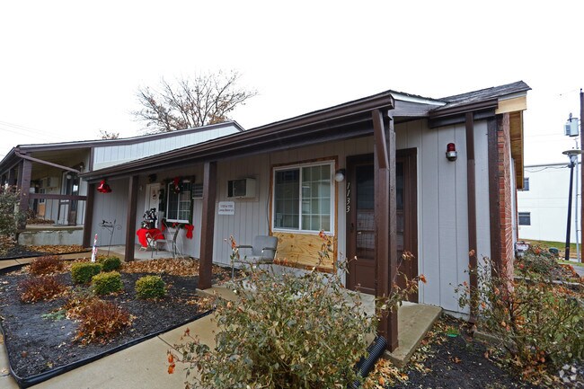 Photo - Lemay Manor II